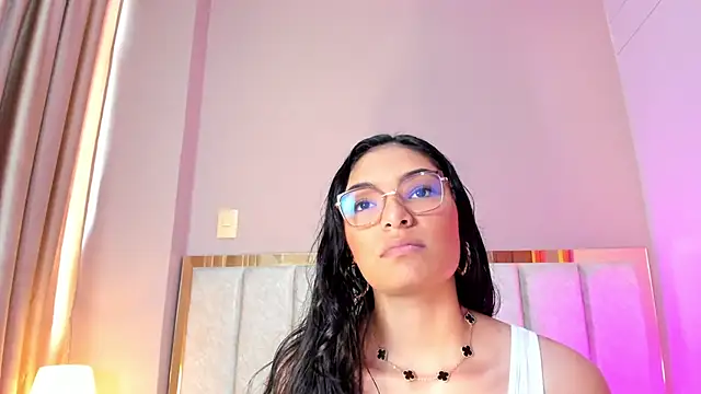 Snapshot of LunaAspen_ chatting on January 16, 5:39 pm LunaAspen online show from January 16, 5:39 pm