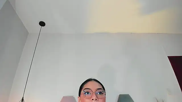 Snapshot of LunaAspen_ chatting on November 21, 6:18 pm LunaAspen online show from November 21, 6:18 pm