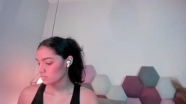 Snapshot of LunaAspen_ chatting on December 16, 6:01 pm LunaAspen online show from December 16, 6:01 pm