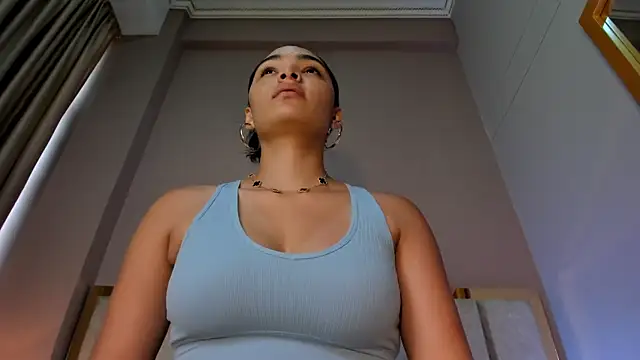 Snapshot of LunaAspen_ chatting on November 6, 5:50 pm LunaAspen online show from November 6, 5:50 pm