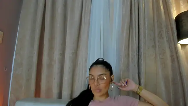 Snapshot of LunaAspen_ chatting on November 28, 5:57 pm LunaAspen online show from November 28, 5:57 pm