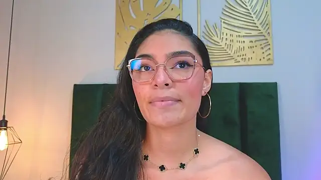 Snapshot of LunaAspen_ chatting on April 29, 6:14 pm LunaAspen online show from April 29, 6:14 pm