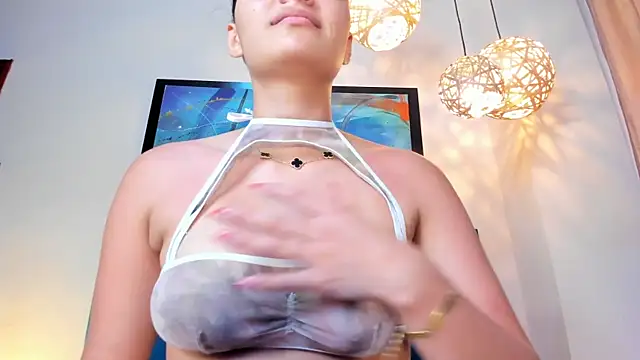 Snapshot of LunaAspen_ chatting on November 4, 5:50 pm LunaAspen online show from November 4, 5:50 pm