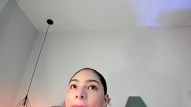 Snapshot of LunaAspen_ chatting on December 20, 2:31 pm LunaAspen online show from December 20, 2:31 pm