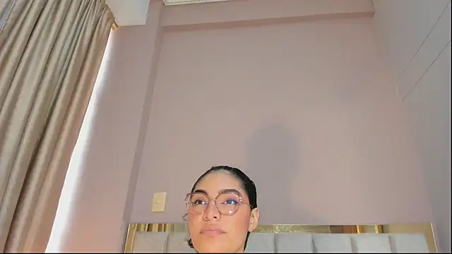 LunaAspen  online show from March 4, 6:04 pm