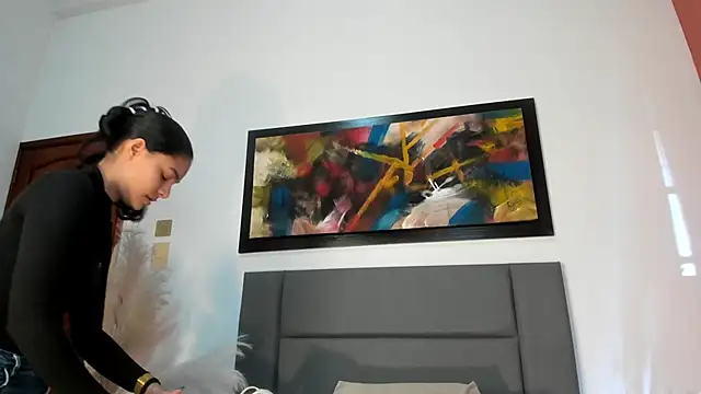 Snapshot of LunaAspen_ chatting on December 17, 2:33 pm LunaAspen online show from December 17, 2:33 pm