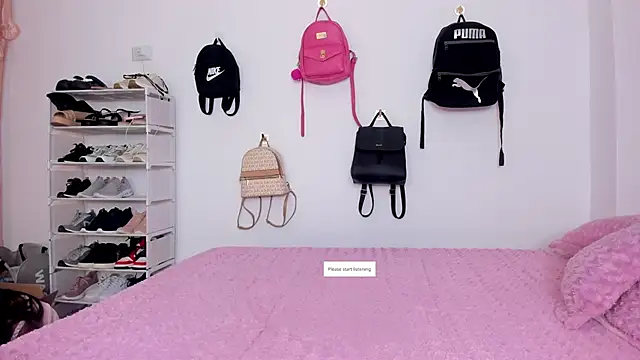 Snapshot of Amishell_ chatting on November 17, 1:20 am Amishell online show from November 17, 1:20 am