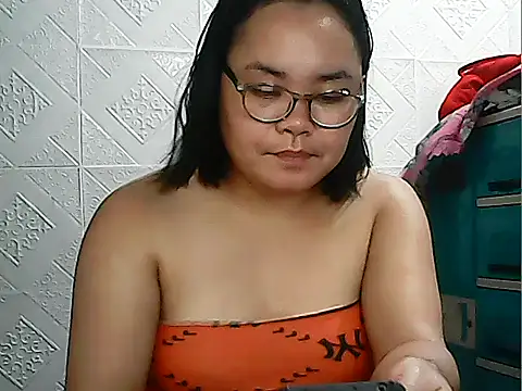 CreamyPussy4uxx online show from February 7, 9:50 am