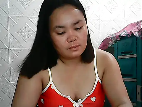 Snapshot of CreamyPussy4uxx chatting on April 22, 2:18 am CreamyPussy4uxx online show from April 22, 2:18 am