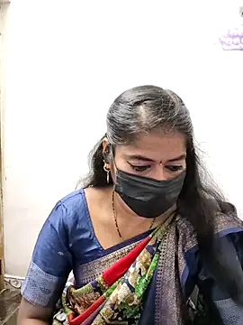 Snapshot of tamil_Sigappu_Roja chatting on November 6, 12:47 am tamil Sigappu Roja online show from November 6, 12:47 am