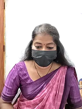 Snapshot of tamil_Sigappu_Roja chatting on May 30, 12:39 am tamil Sigappu Roja online show from May 30, 12:39 am