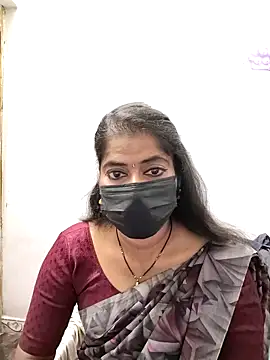 Snapshot of tamil_Sigappu_Roja chatting on October 28, 12:55 am tamil Sigappu Roja online show from October 28, 12:55 am