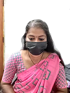 Snapshot of tamil_Sigappu_Roja chatting on April 21, 12:45 am tamil Sigappu Roja online show from April 21, 12:45 am