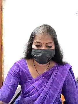 Snapshot of tamil_Sigappu_Roja chatting on May 4, 12:47 am tamil Sigappu Roja online show from May 4, 12:47 am