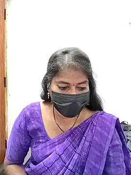 Snapshot of tamil_Sigappu_Roja chatting on May 25, 12:48 pm tamil Sigappu Roja online show from May 25, 12:48 pm