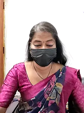 Snapshot of tamil_Sigappu_Roja chatting on May 26, 12:53 am tamil Sigappu Roja online show from May 26, 12:53 am