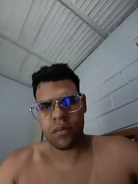 Bigtiti01 online show from December 18, 9:29 pm