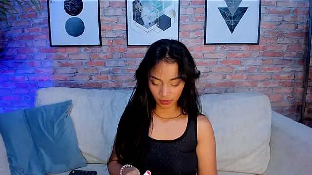 MelanyOconner online show from March 8, 12:16 am