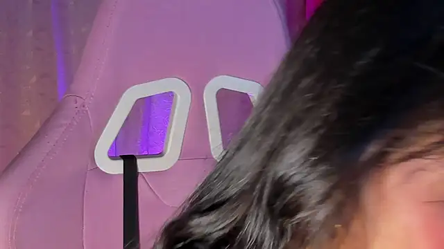 MelanyOconner online show from February 24, 4:08 pm