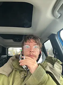 Snapshot of Hungboxer69 chatting on October 31, 9:11 pm Hungboxer69 online show from October 31, 9:11 pm