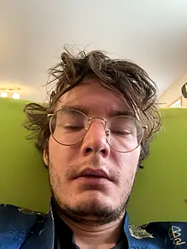 Snapshot of Hungboxer69 chatting on November 15, 10:03 pm Hungboxer69 online show from November 15, 10:03 pm