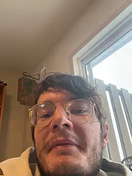 Snapshot of Hungboxer69 chatting on December 5, 8:50 pm Hungboxer69 online show from December 5, 8:50 pm