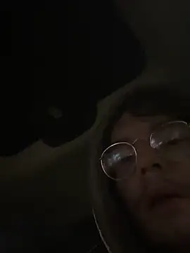 Snapshot of Hungboxer69 chatting on November 27, 10:59 am Hungboxer69 online show from November 27, 10:59 am