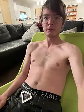 Snapshot of Hungboxer69 chatting on November 5, 3:20 am Hungboxer69 online show from November 5, 3:20 am