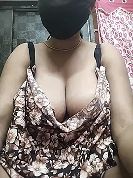 Snapshot of Devi-with-Ram chatting on February 19, 4:48 pm Devi-with-Ram online show from February 19, 4:48 pm