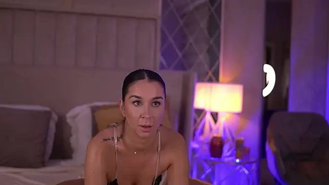 Snapshot of FrancescaDante chatting on November 14, 7:12 am FrancescaDante online show from November 14, 7:12 am