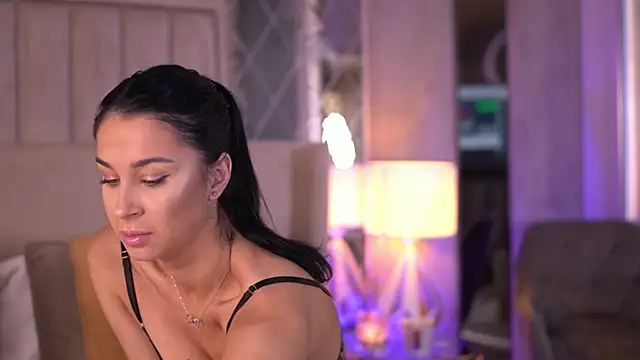 Snapshot of FrancescaDante chatting on October 17, 5:44 am FrancescaDante online show from October 17, 5:44 am