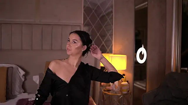 Snapshot of FrancescaDante chatting on December 14, 6:30 am FrancescaDante online show from December 14, 6:30 am