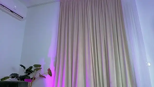 EmaHallee online show from May 15, 2:31 am