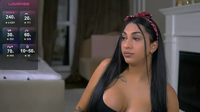 EmaHallee online show from October 29, 4:11 am