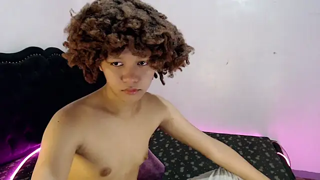 9INCHESHARDCOCK online show from April 11, 5:26 am