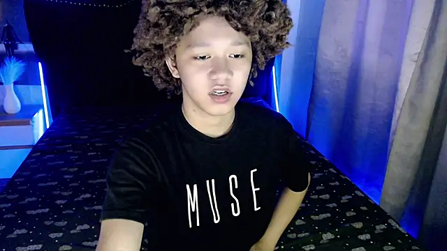 9INCHESHARDCOCK online show from June 1, 5:07 am