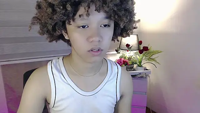 9INCHESHARDCOCK online show from December 15, 6:19 am