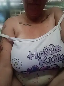 Snapshot of SinisterBabe chatting on July 7, 1:14 pm SinisterBabe online show from July 7, 1:14 pm