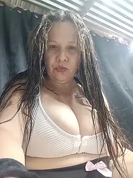 Snapshot of SinisterBabe chatting on May 20, 11:29 am SinisterBabe online show from May 20, 11:29 am