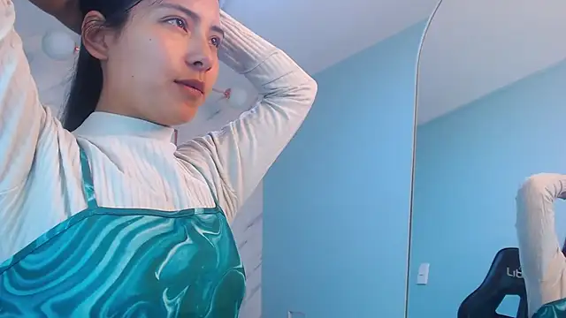 victoria hernandez t  online show from March 31, 1:13 pm