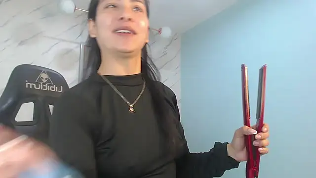 victoria hernandez t  online show from July 8, 1:12 pm