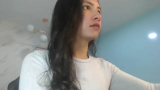 victoria hernandez t  online show from June 16, 1:11 pm