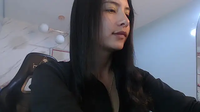 victoria hernandez t  online show from April 15, 1:48 pm