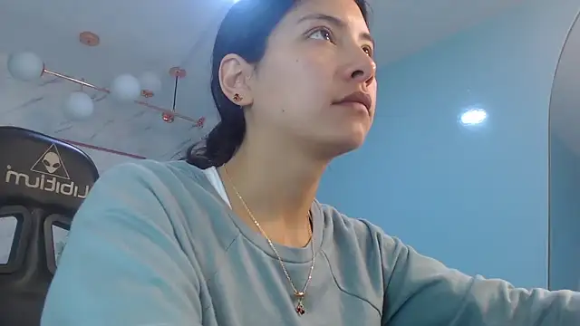 victoria hernandez t  online show from April 8, 1:01 pm