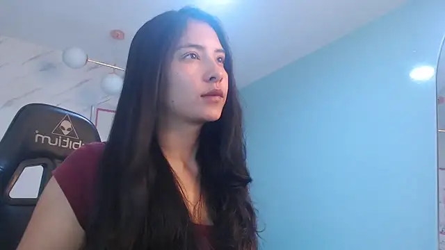 victoria hernandez t  online show from April 6, 1:12 pm