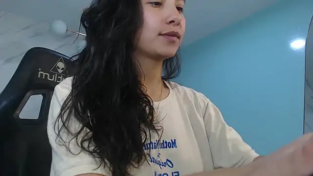 victoria hernandez t  online show from June 3, 1:12 pm