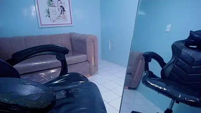 victoria hernandez t  online show from October 31, 1:19 pm