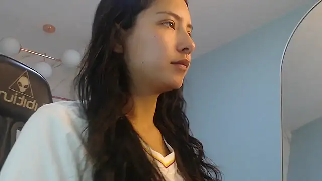 victoria hernandez t  online show from March 26, 12:58 pm