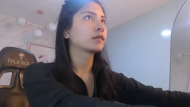 victoria hernandez t  online show from March 20, 2:18 pm