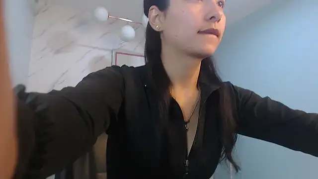 victoria hernandez t  online show from June 10, 1:12 pm